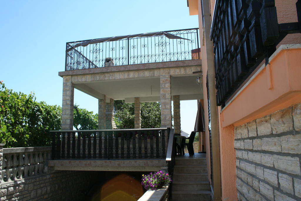 Apartments Santa Barbara Biograd Na Moru Exterior photo